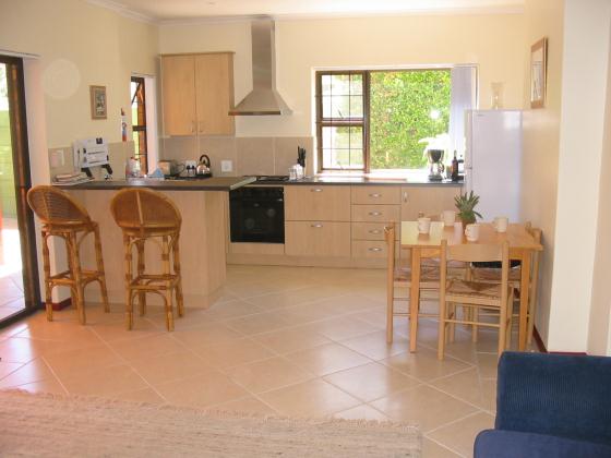 002 Fountain Suite, kitchen..jpg